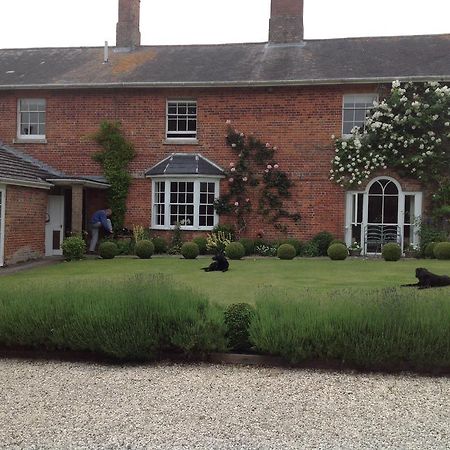 Brunton Farmhouse Hotel Collingbourne Kingston Екстериор снимка