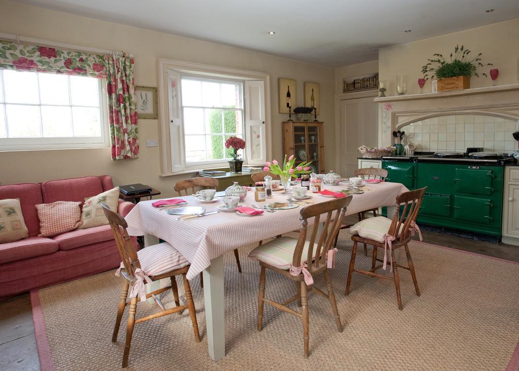 Brunton Farmhouse Hotel Collingbourne Kingston Екстериор снимка